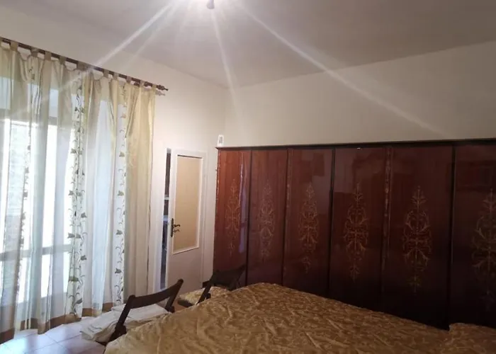 La Casa In Piazza 3* 古比奥