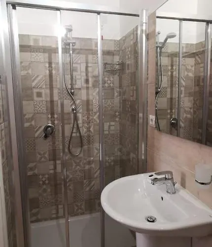 La Casa In Piazza 招待所 3*