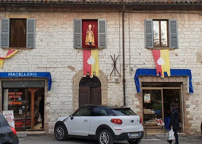 招待所 La Casa In Piazza 古比奥